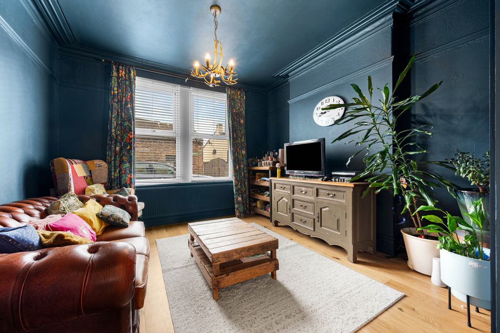 Property photo 3 of 33