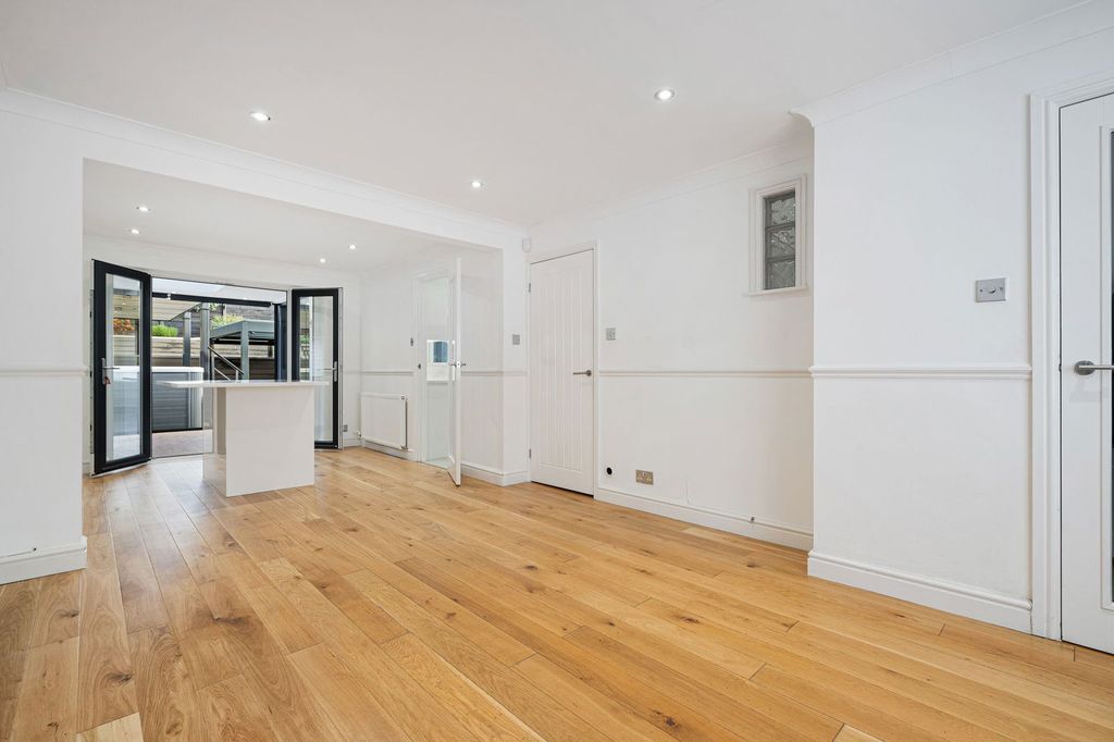 Property photo 2 of 51