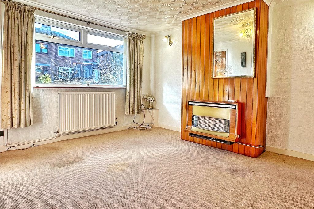 Property photo 2 of 21 Living Room