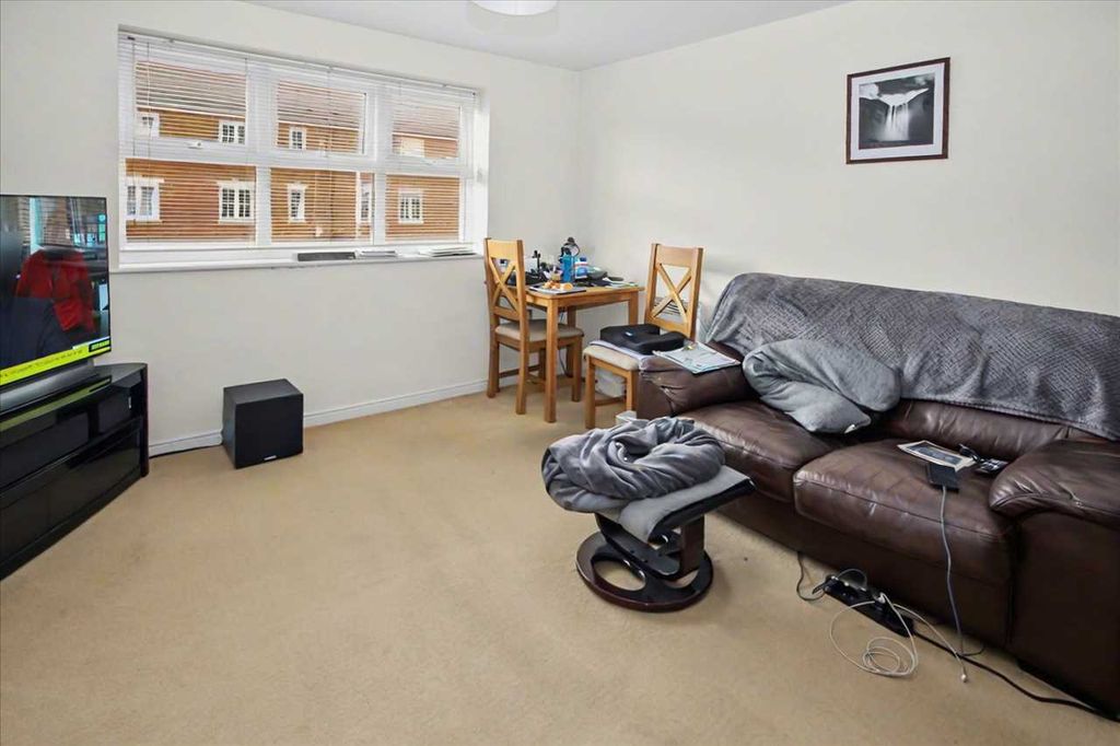 Property photo 3 of 8