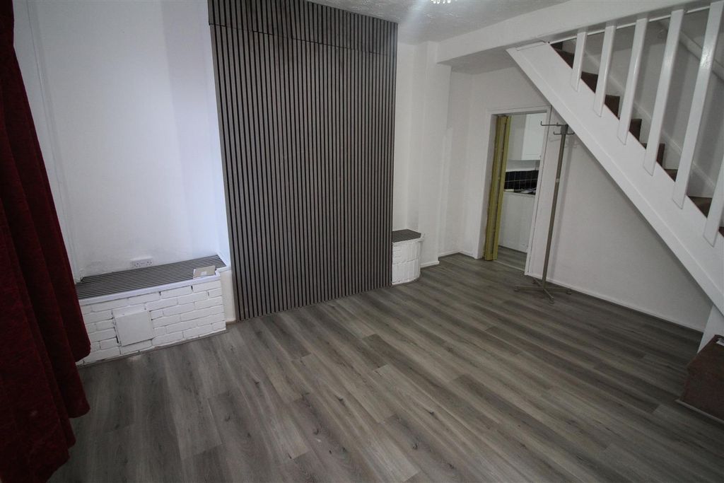 Property photo 2 of 9 Img_5851[1].Jpg