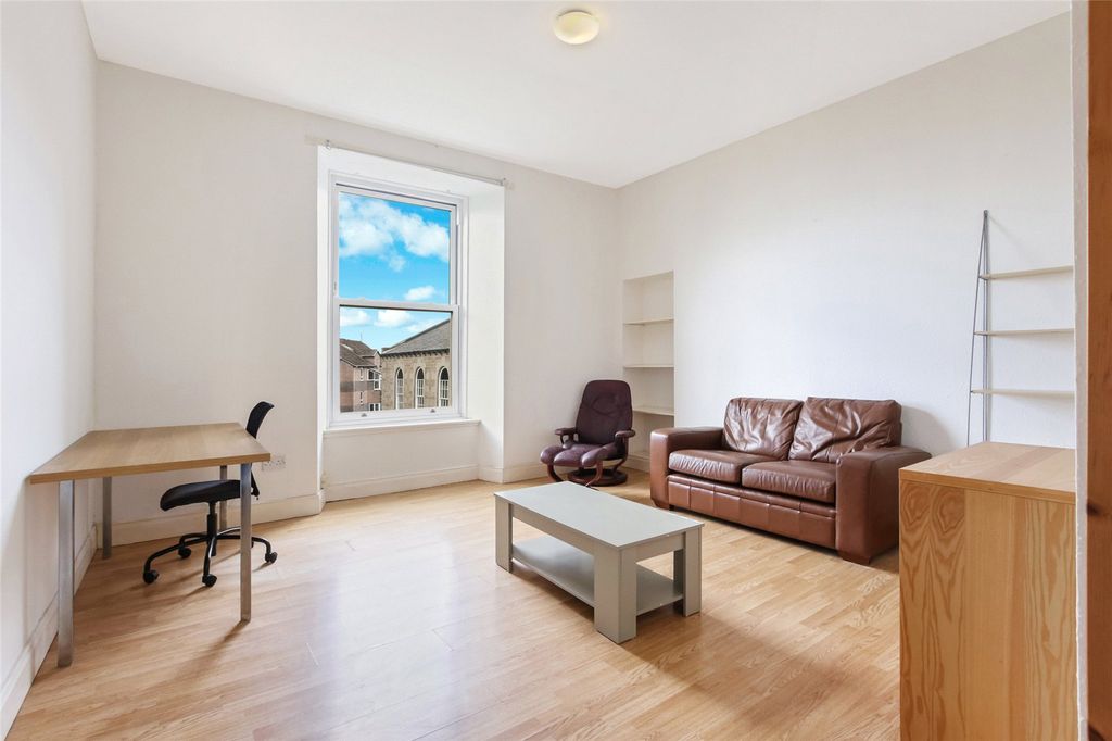 Property photo 2 of 22 Picture No. 04
