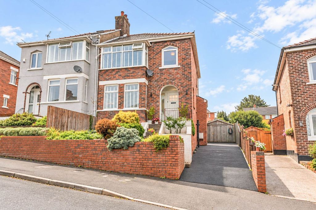 Property photo 1 of 30