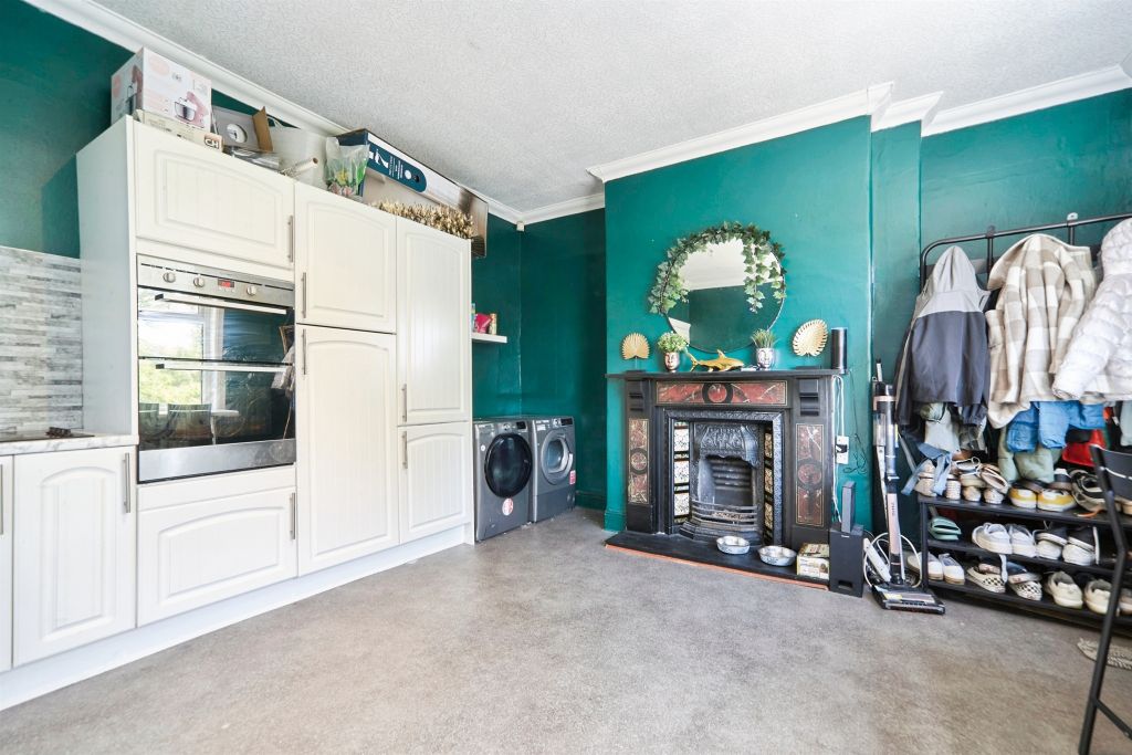 Property photo 2 of 23