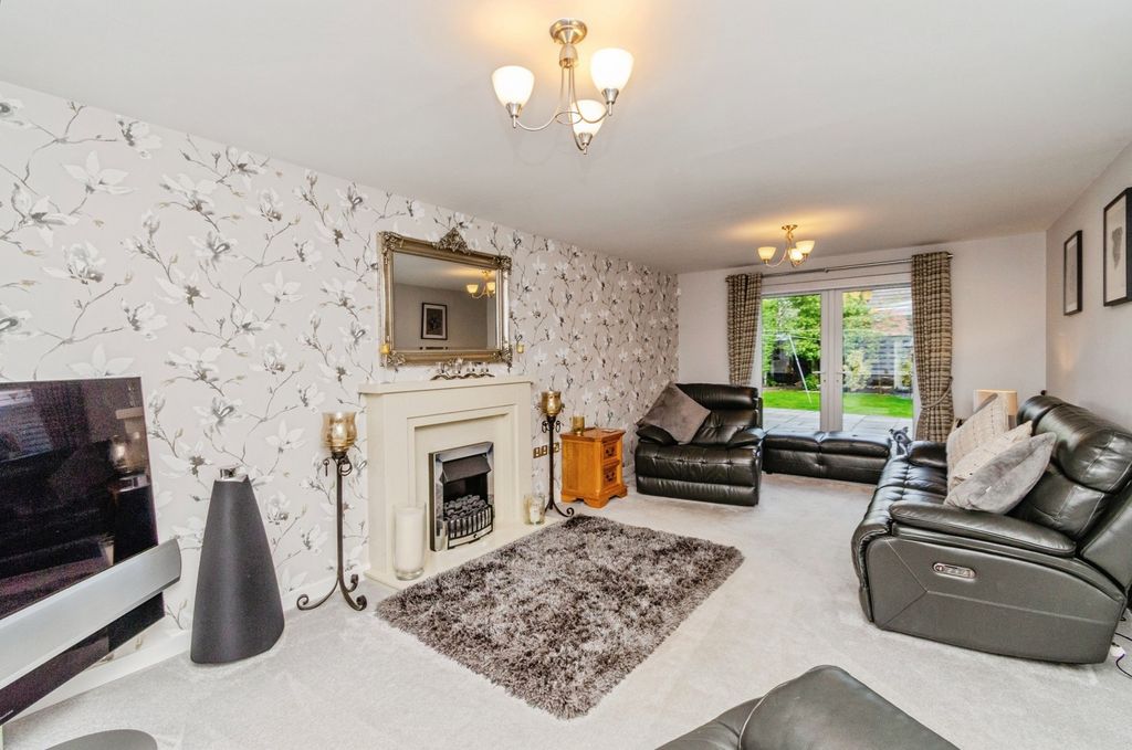 Property photo 3 of 17 Photo