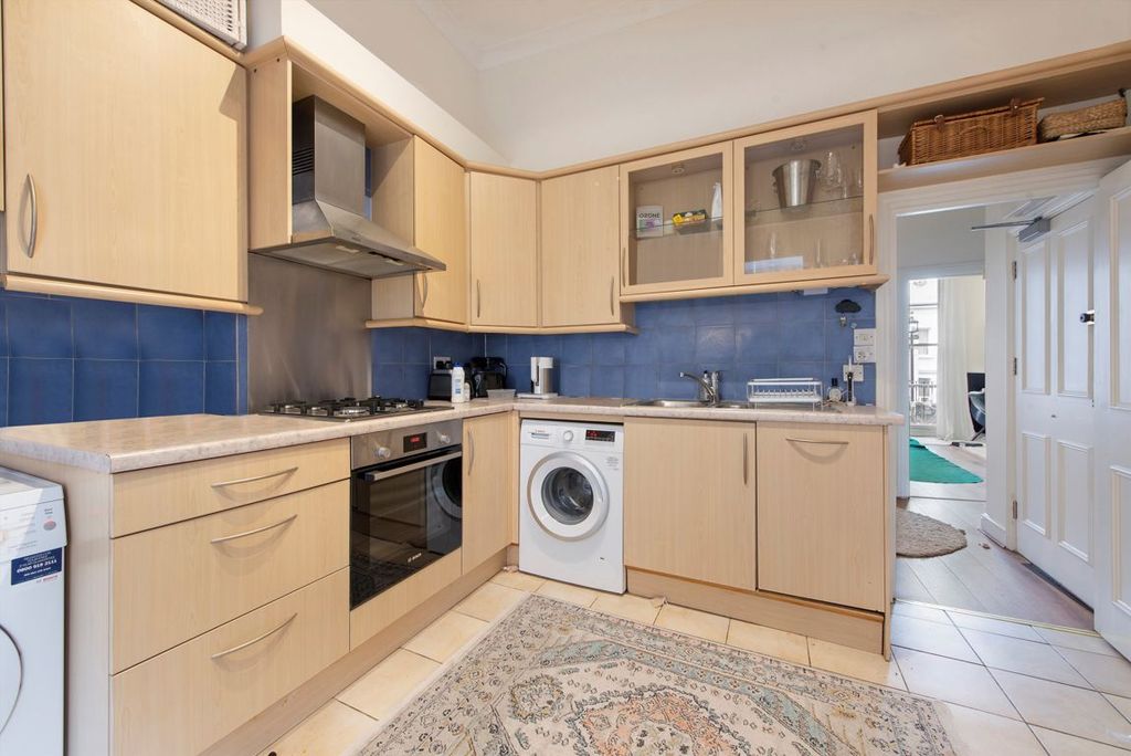 Property photo 3 of 6