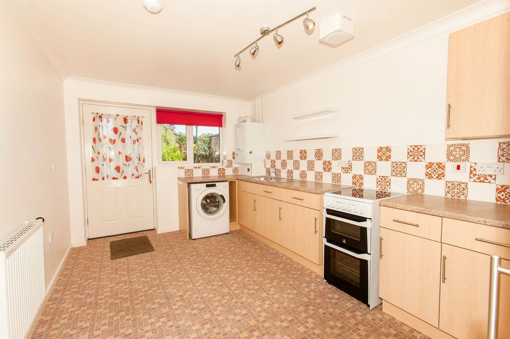 Property photo 3 of 11