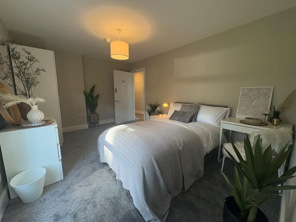 Property photo 1 of 2