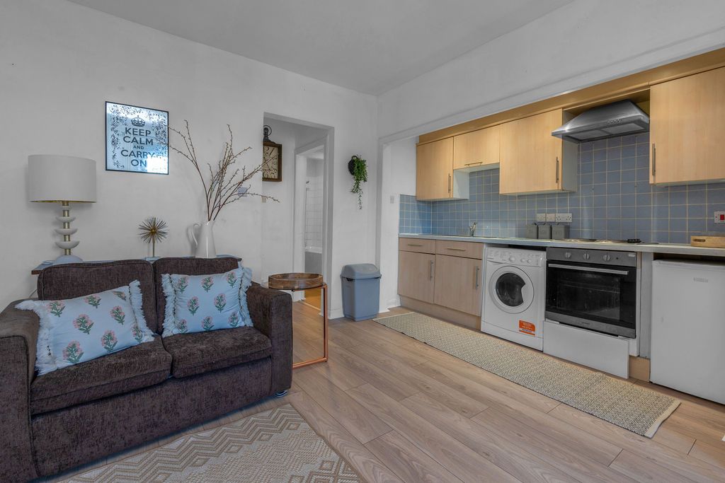 Property photo 3 of 13 Photo 3