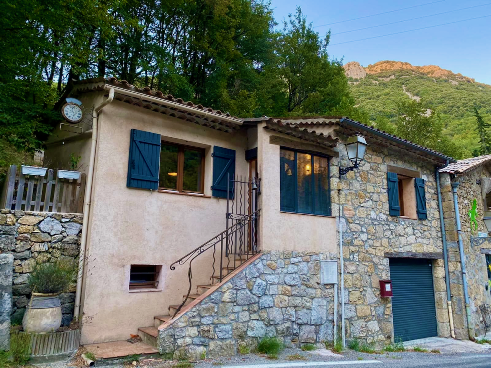 Property photo 1 of 9