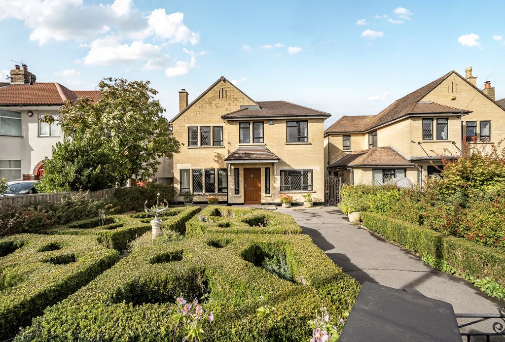 Property photo 1 of 24 1354865-2-68c8412...