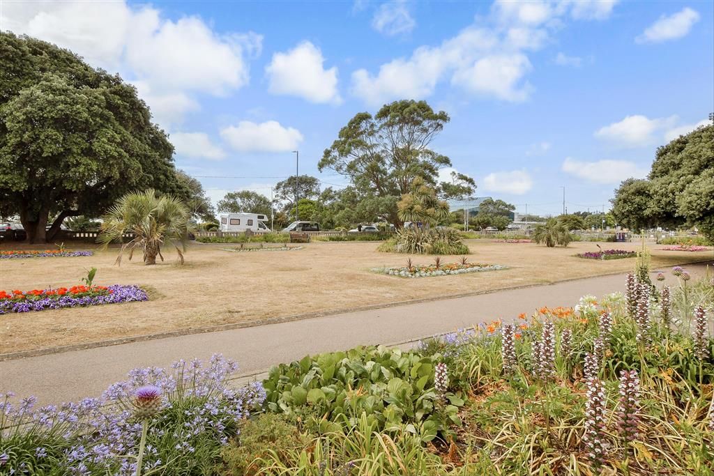 Property photo 1 of 10 Surrounding Area