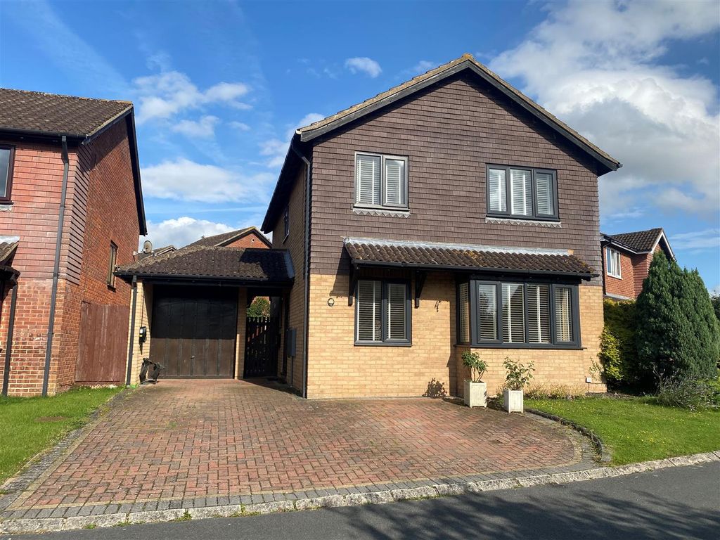 Property photo 1 of 12