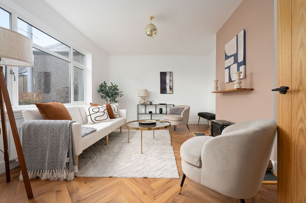 Property photo 2 of 25