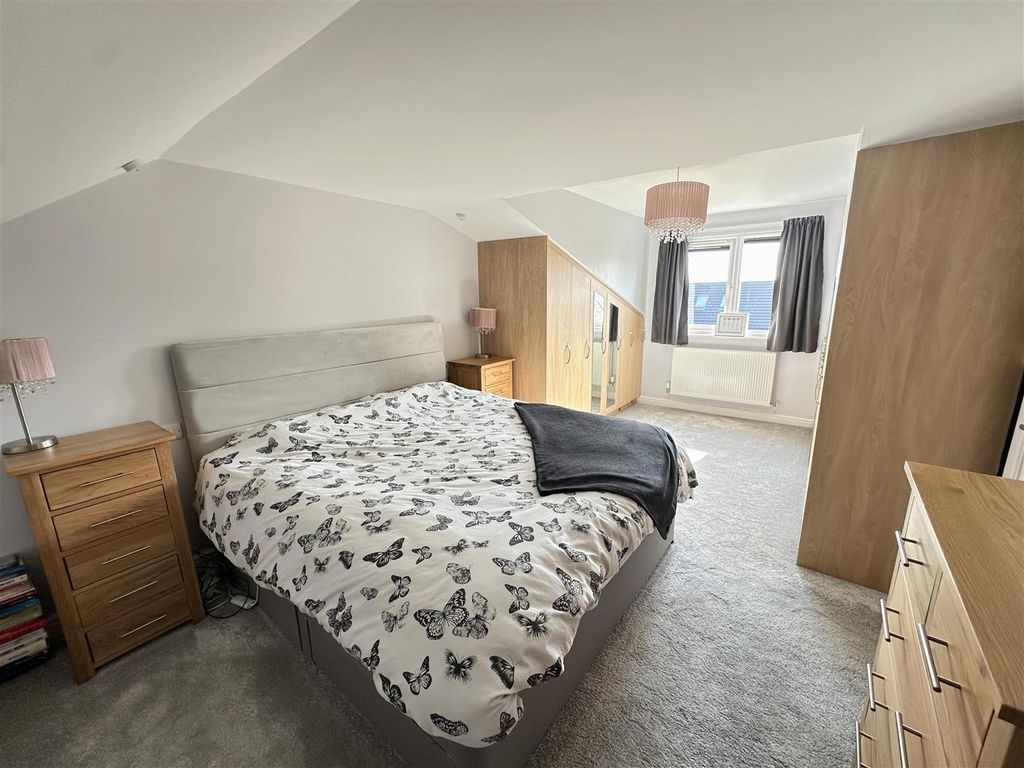 Property photo 3 of 41 Bedroom Three