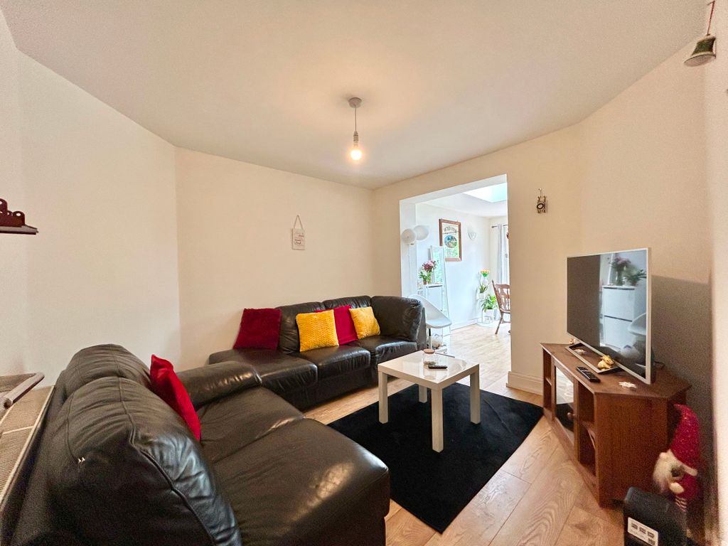Property photo 2 of 9