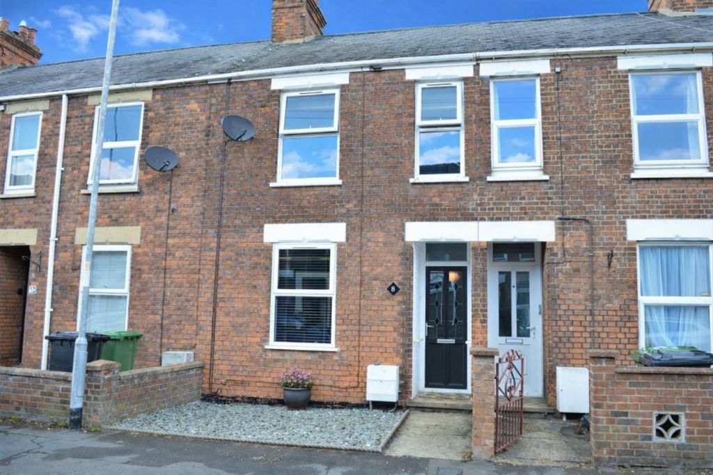 Property photo 1 of 8