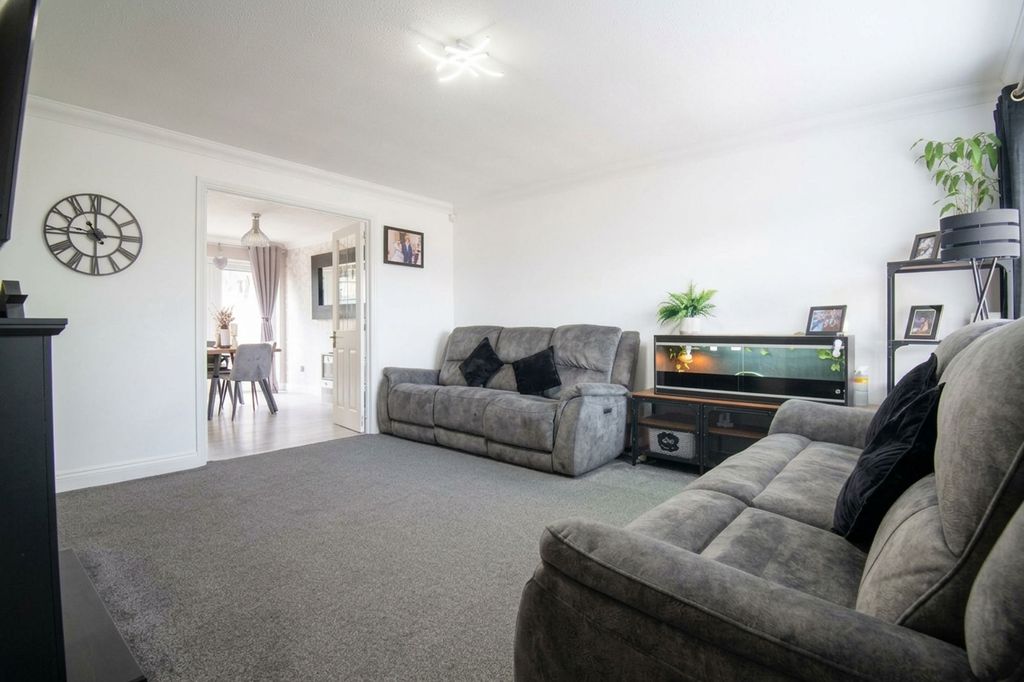Property photo 2 of 29