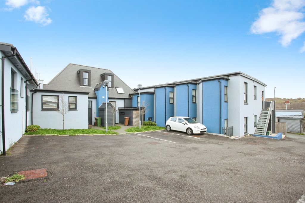 Property photo 3 of 13