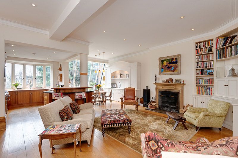 Property photo 2 of 17