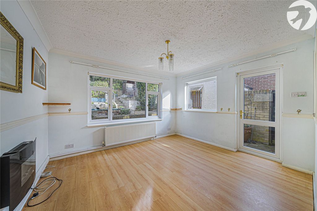 Property photo 3 of 19 Extension