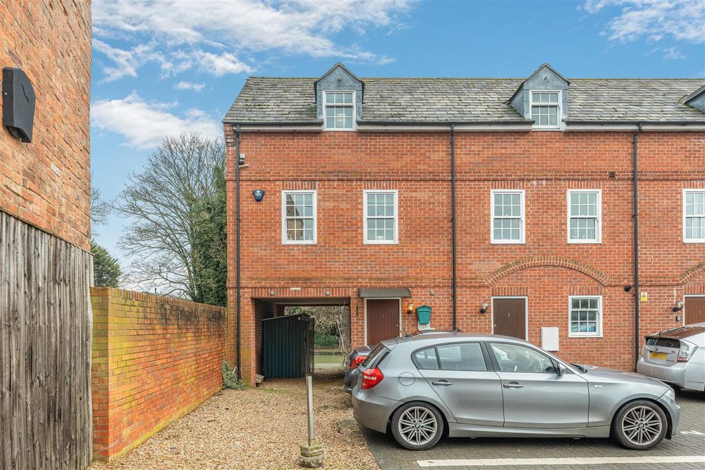Property photo 1 of 13 1 Cherwell Wharf, Banbury-1.Jpg