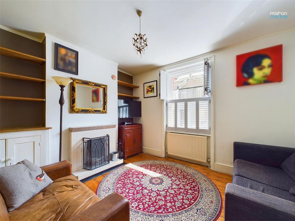 Property photo 2 of 11 Living Room