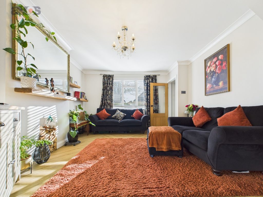 Property photo 3 of 16 4801818