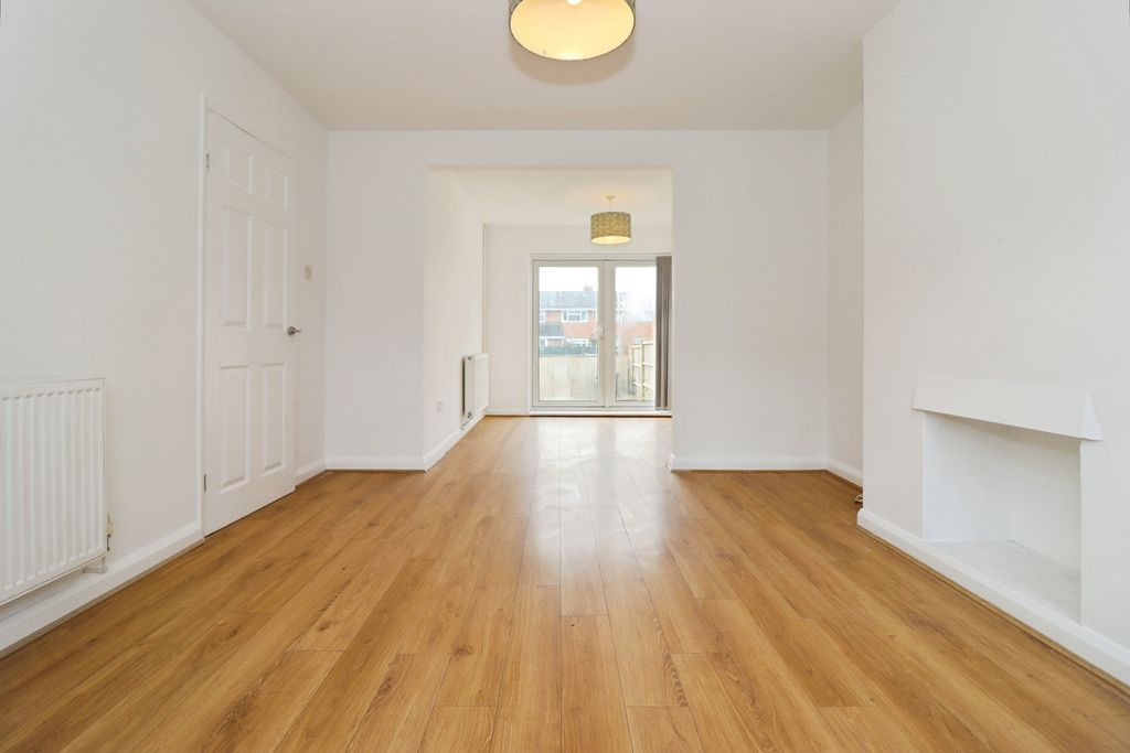 Property photo 2 of 15 Pbox-Img.Jpg