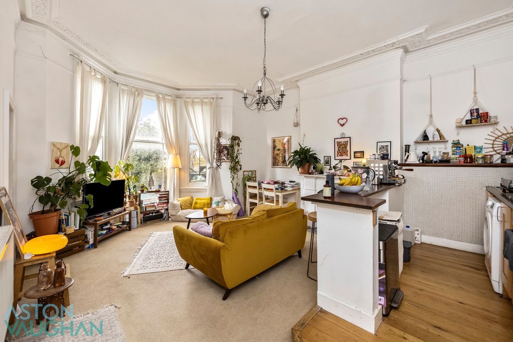 Property photo 2 of 12 4687841