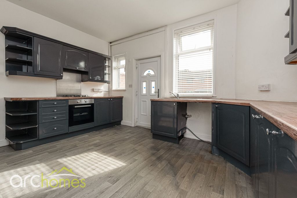 Property photo 3 of 19