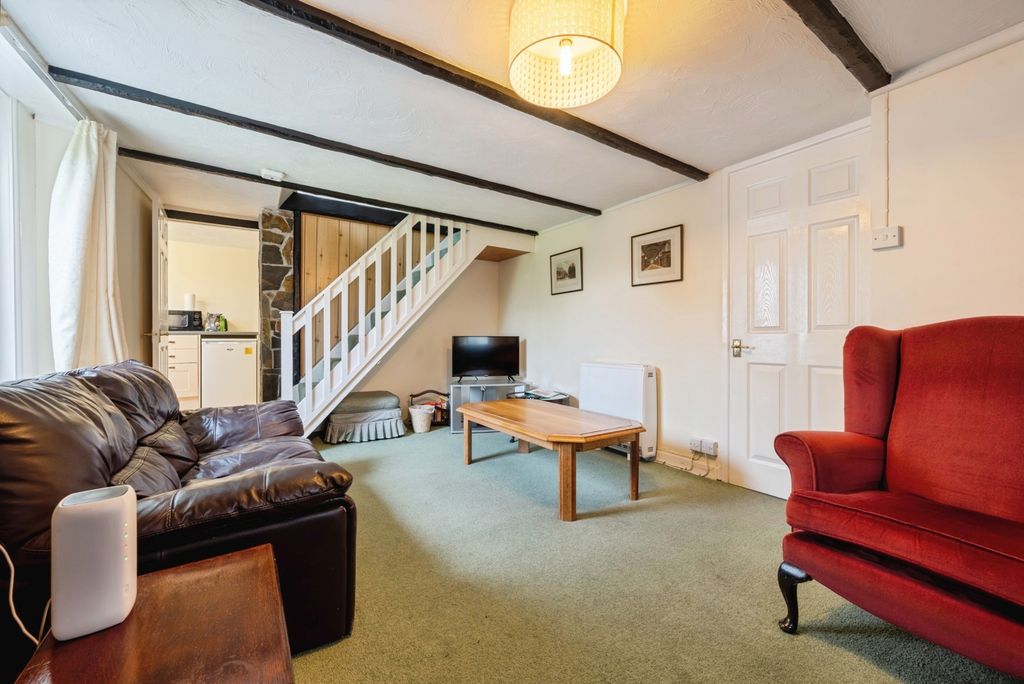 Property photo 2 of 17 Photo