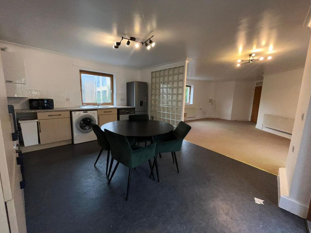 Property photo 1 of 11 Kitchen