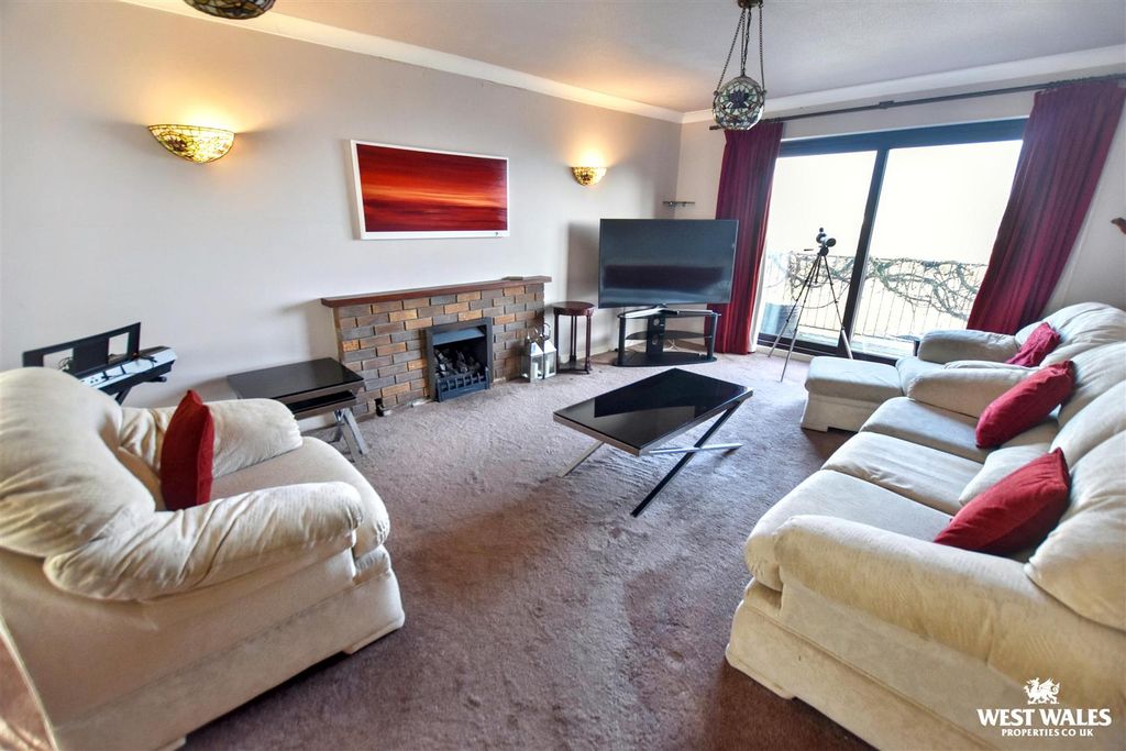 Property photo 2 of 19 7 (5).Jpg