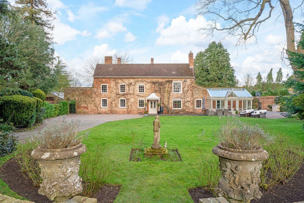 Property photo 1 of 35