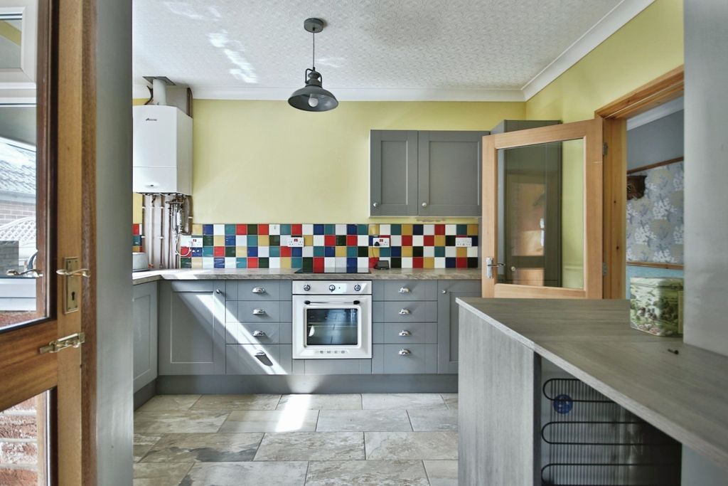 Property photo 2 of 21 3669246