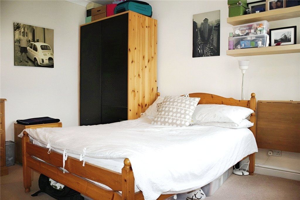 Property photo 3 of 9 Bedroom