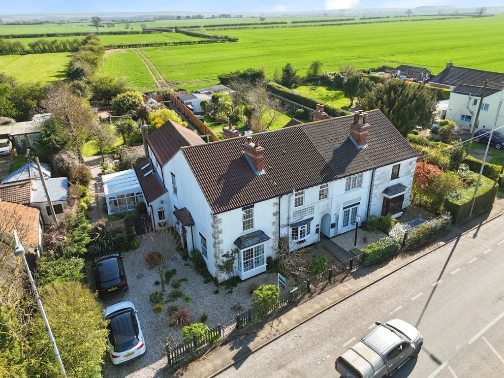 Property photo 1 of 34 4054630
