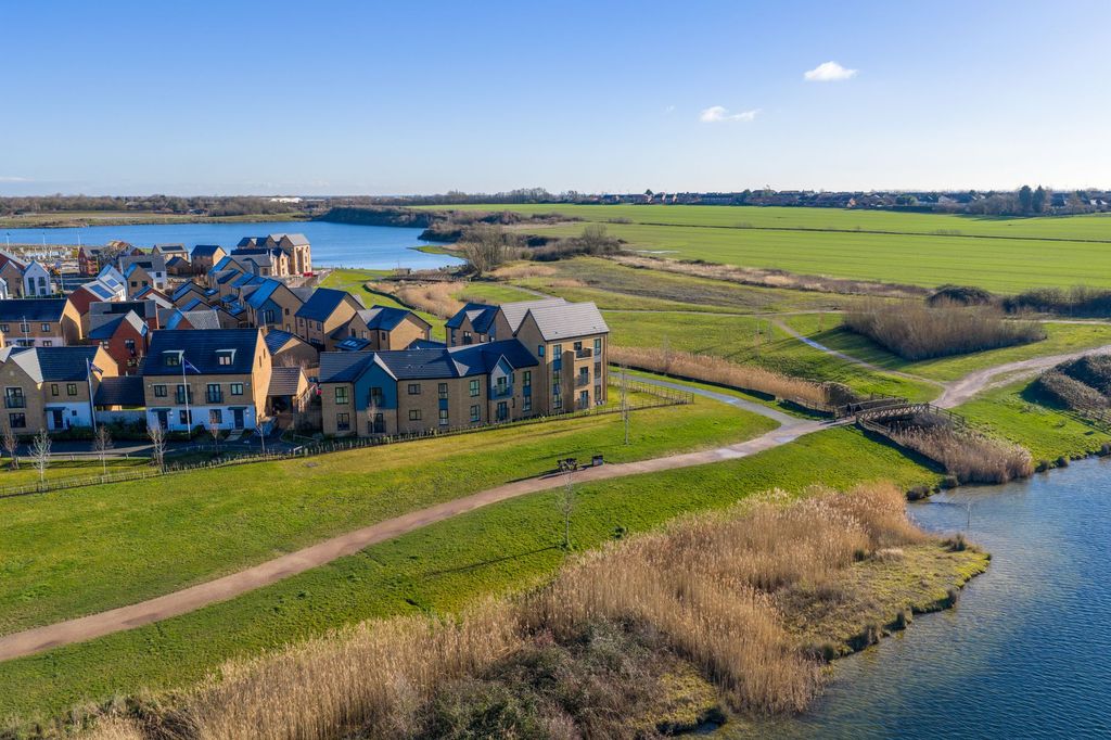 Property photo 3 of 21