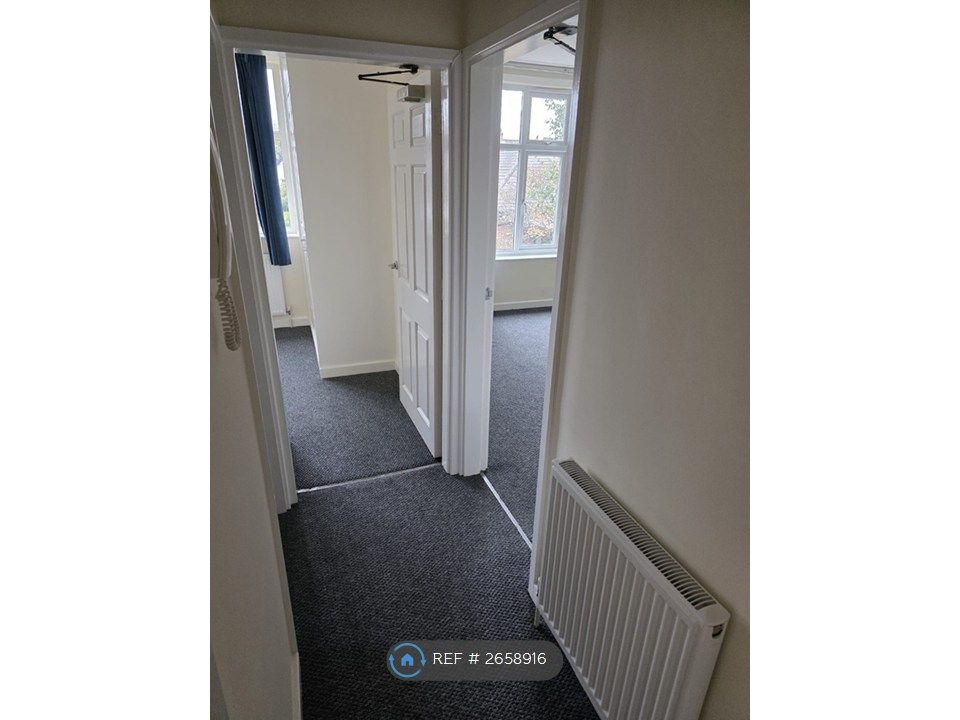 Property photo 2 of 5 Hallway