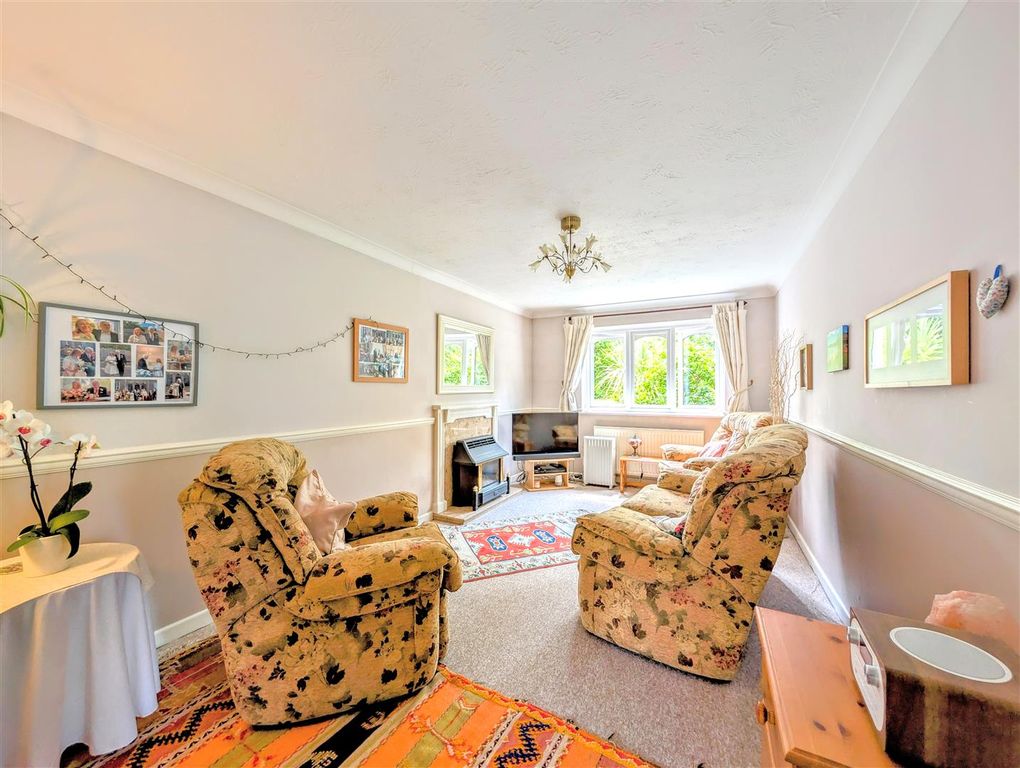 Property photo 2 of 17