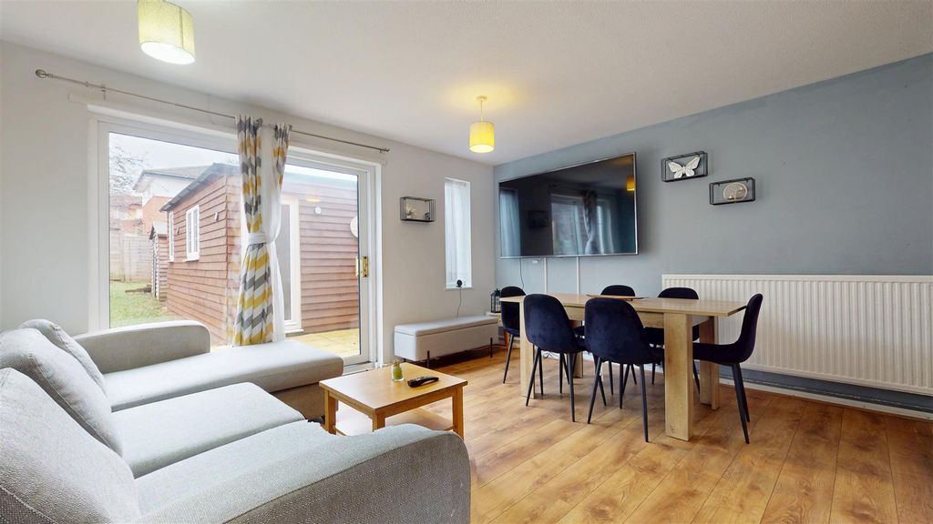 Property photo 2 of 15 11272025_224103.Jpg