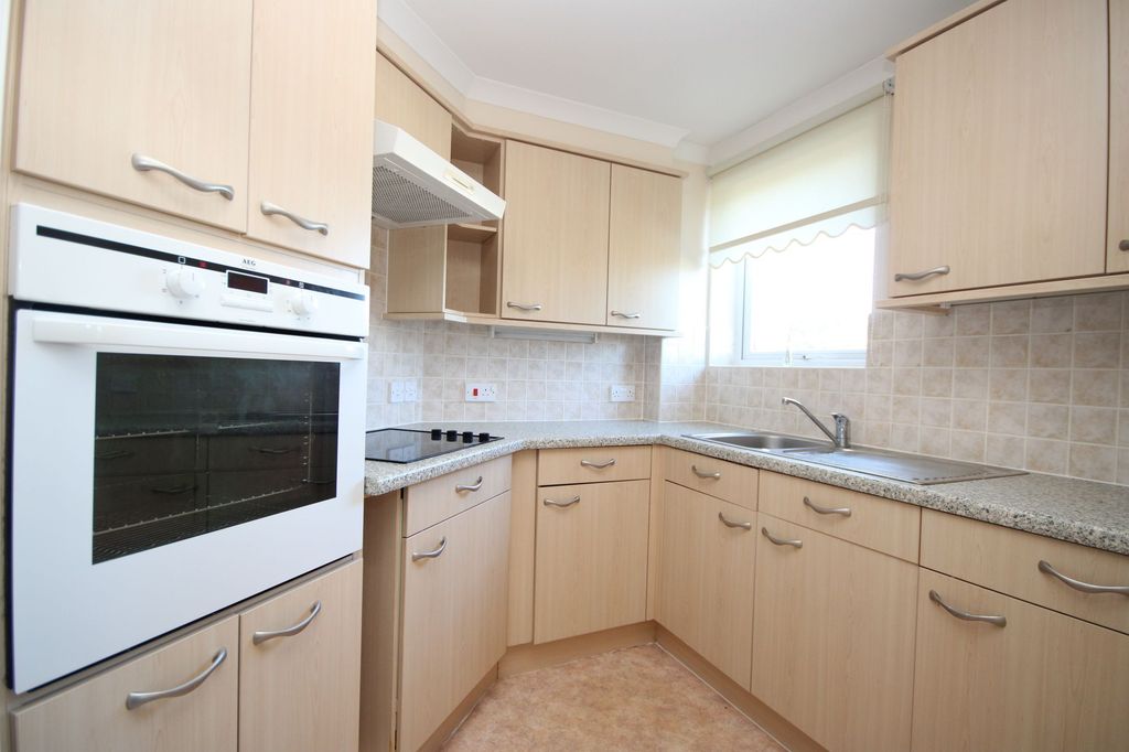 Property photo 3 of 13 Kitchen