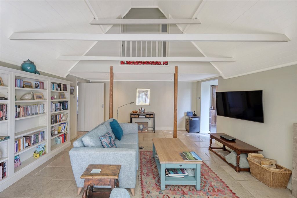 Property photo 2 of 17 Sitting Room