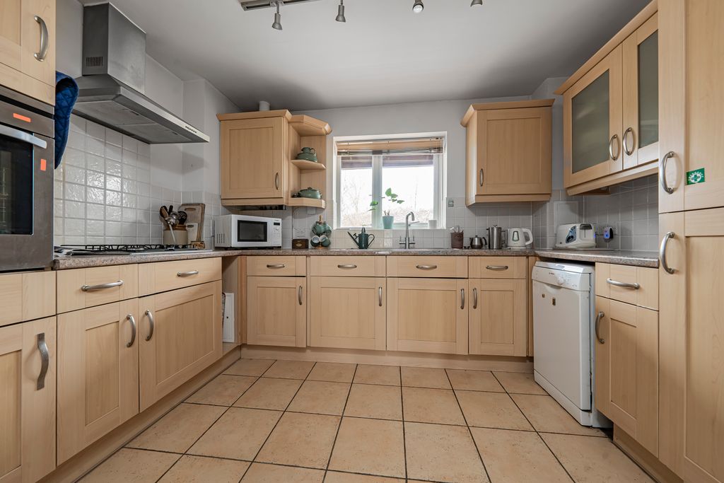 Property photo 3 of 17