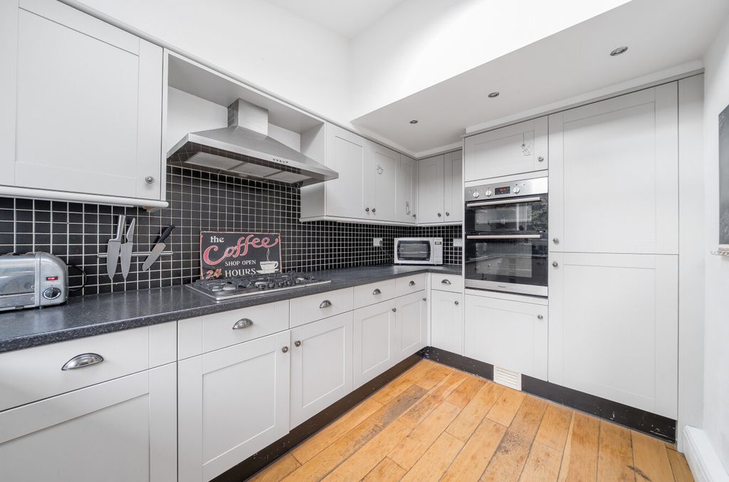 Property photo 3 of 17 1516551-24-6A9E8A...