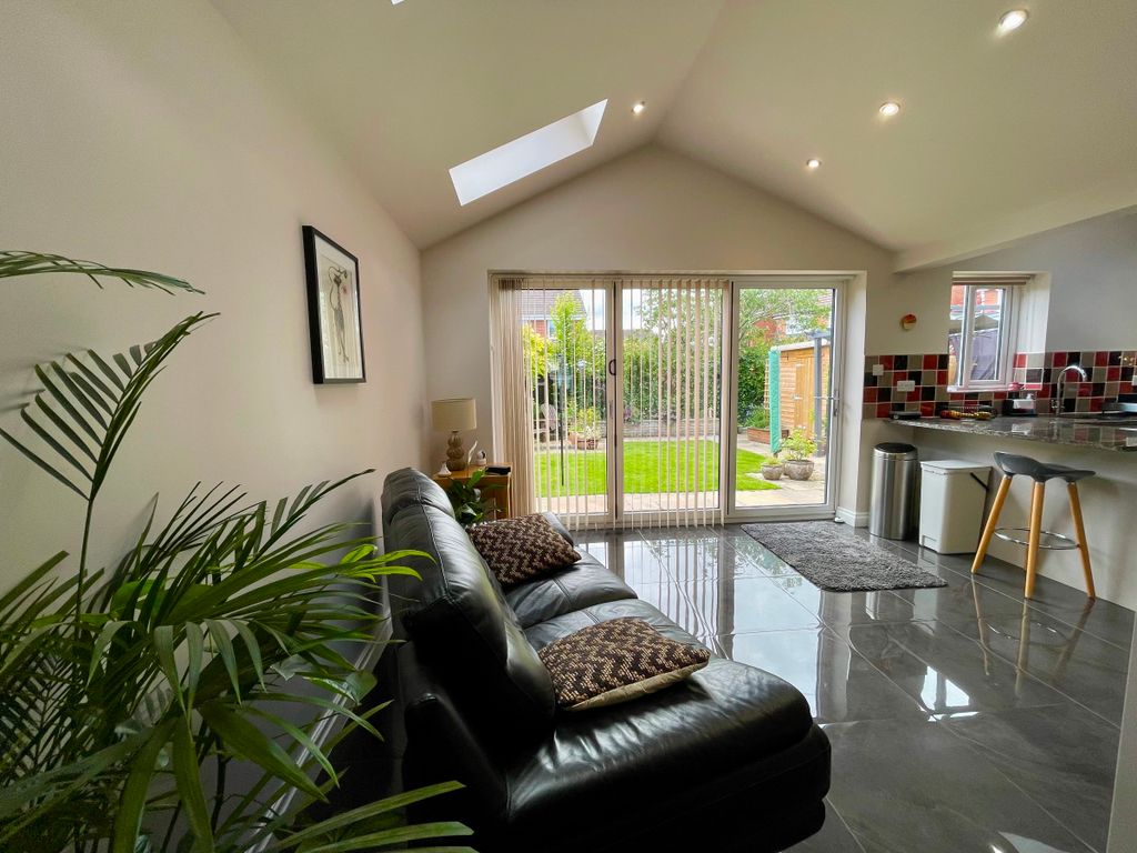 Property photo 3 of 36