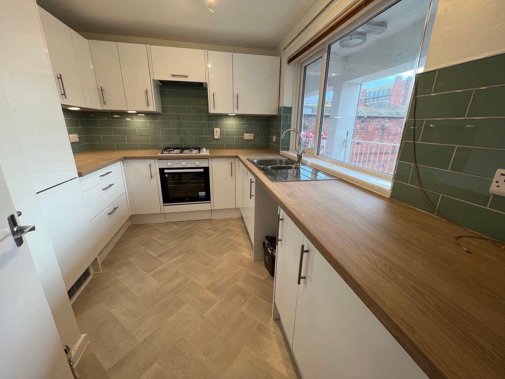 Property photo 3 of 9 Kitchen
