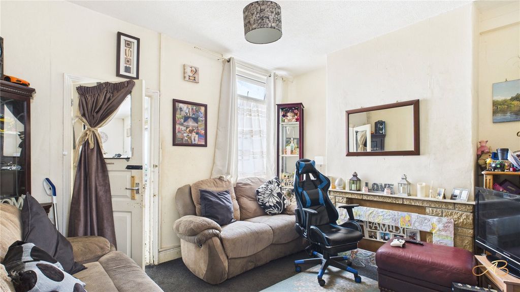 Property photo 3 of 8 Picture No. 07