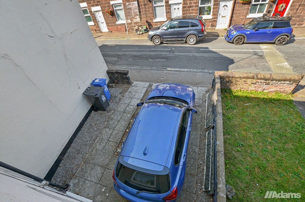 Property photo 2 of 25